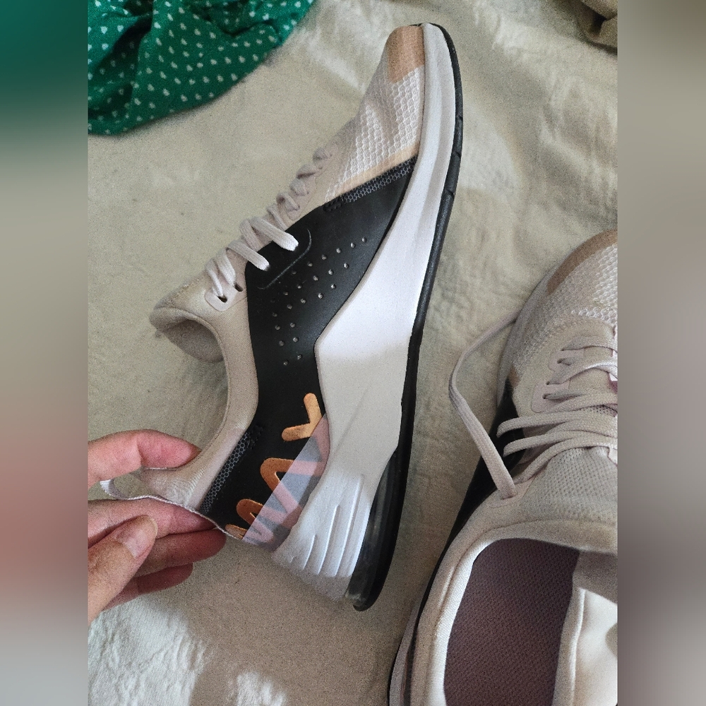 Nike Zoom woman size 8